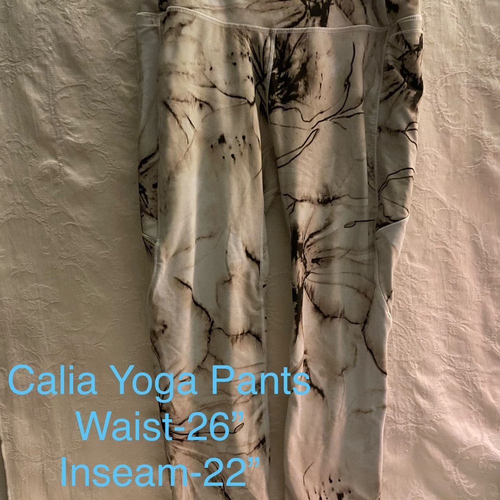CALIA by Carrie Underwood Abstract Maroon and Cream Yoga pants